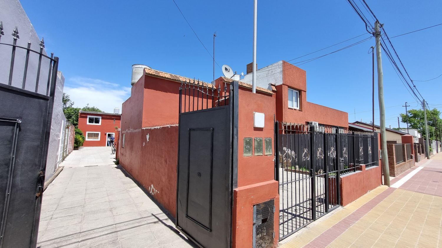 Un hombre se atrincheró en una vivienda y generó tensión en Villa Aguirre