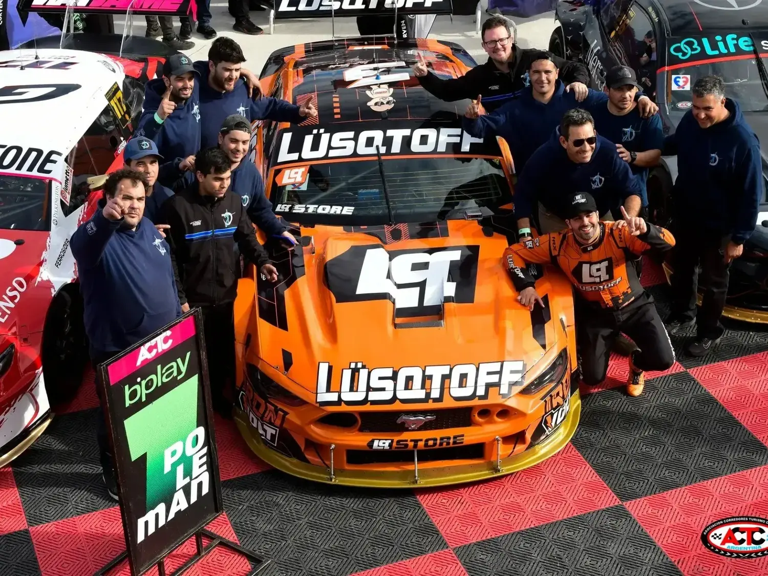 El uruguayo Mauricio Lambiris ganó la fecha 3 de la Copa de Oro del TC en Rosario. Foto:ACTC
