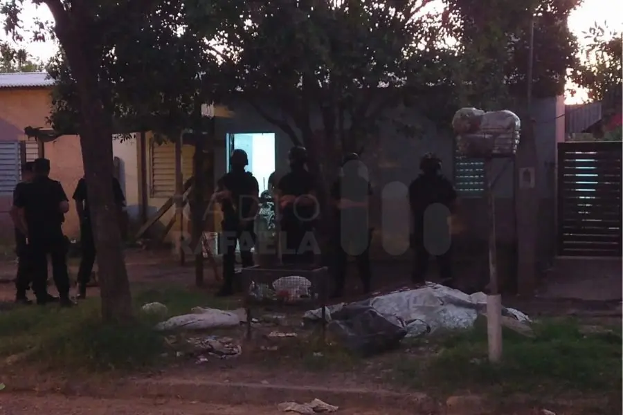 En dos allanamientos secuestraron un revolver calibre 22 y una moto