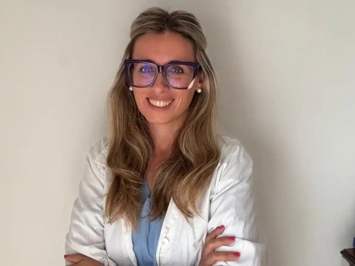 La cirujana tandilense que derribó prejuicios y opera en la élite de la cirugía europea