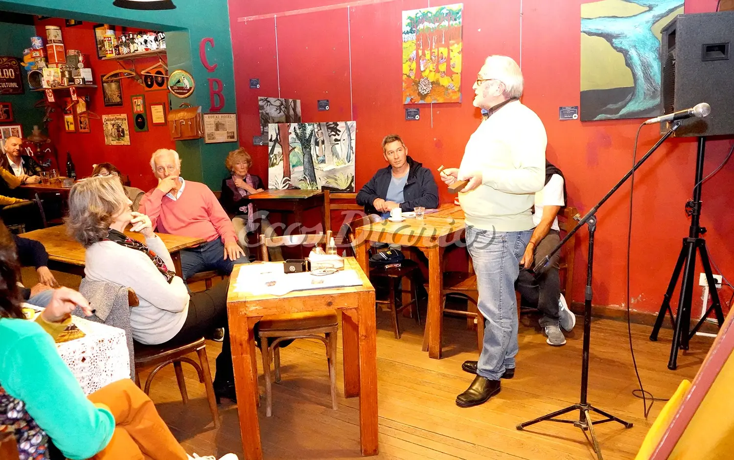 Obras de arte. Se subastaron anoche en el Che Borges con mucho público