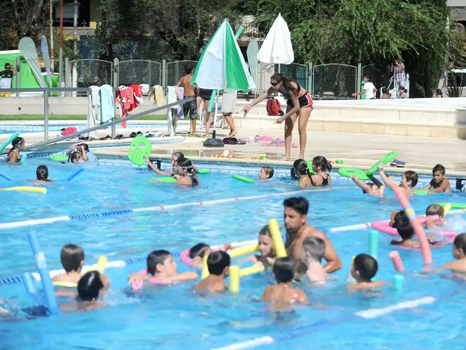 Más de 220 mil niños y adolescentes disfrutan de las Escuelas Abiertas en Verano