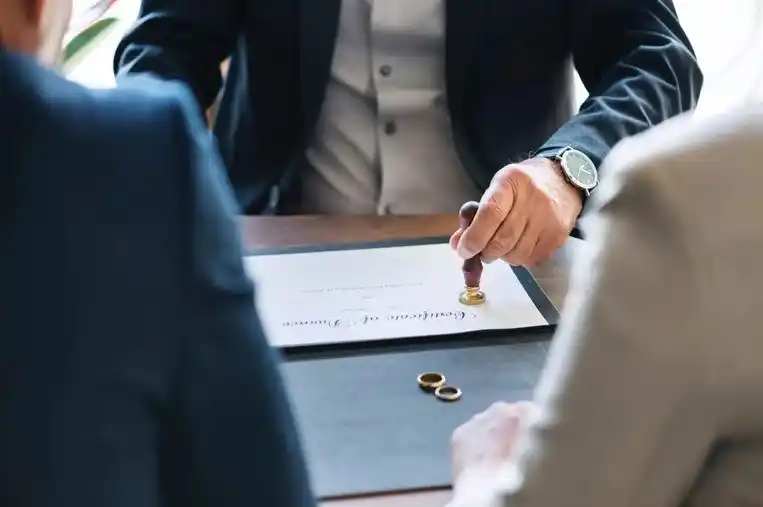 El Registro de la Propiedad, en estado de alerta: Denuncian recorte salarial e inseguridad jurídica