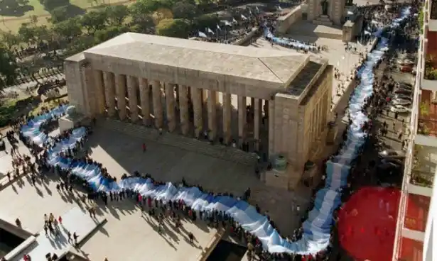 Rosario se prepara para la celebración del Día de la Bandera en un "verdadero acto popular"