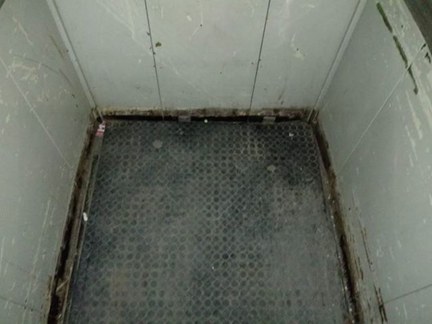 Así es el estado de los ascensores del Hospital Santamarina: fotos y video