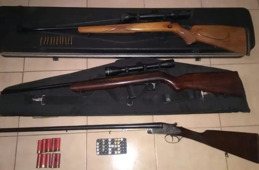 Clausuraban un cine XXX por falta de higiene y se encontraron con un arsenal