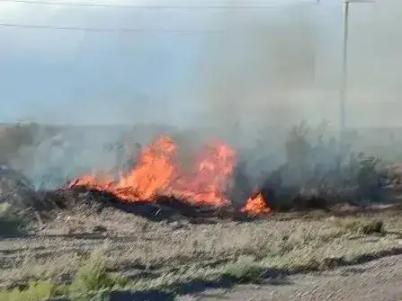 Detuvieron a un hombre alcoholizado que causó un incendio y obstaculizó el tránsito en la Ruta 10