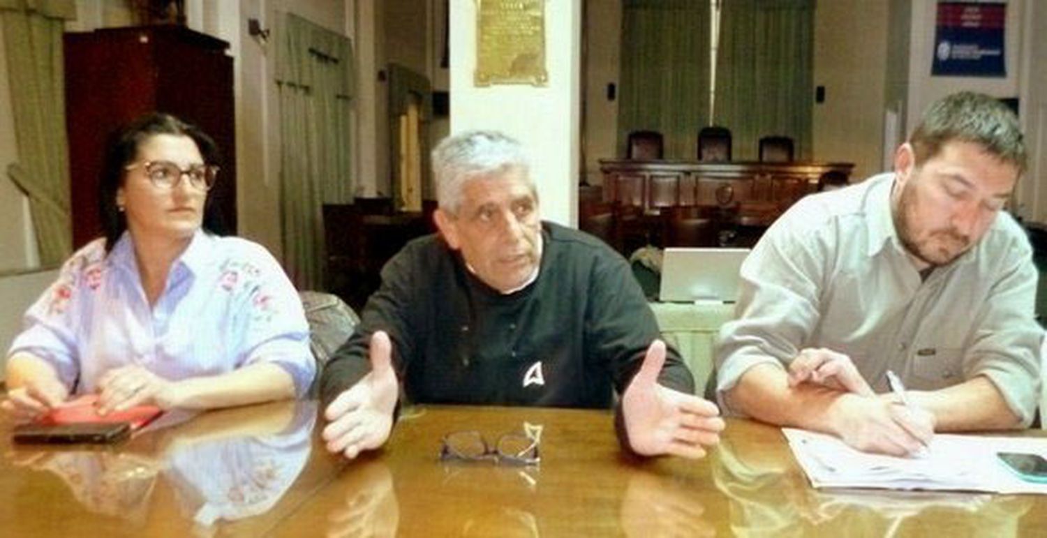 “El Casino sólo da perdidas y el edificio está muy complicado  en su estructura”