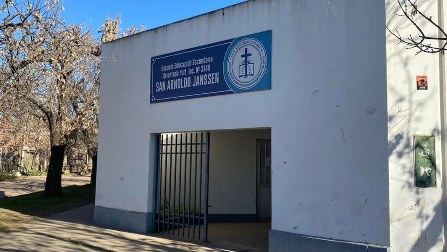 Escuela San Arnoldo Jansen: por una amenaza de tiroteo hubo una fuerte custodia policial