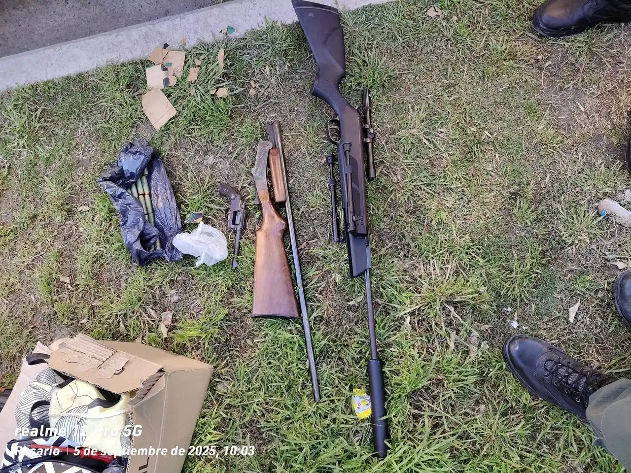 Armas en un transporte escolar: allanaron tres domicilios en zona norte