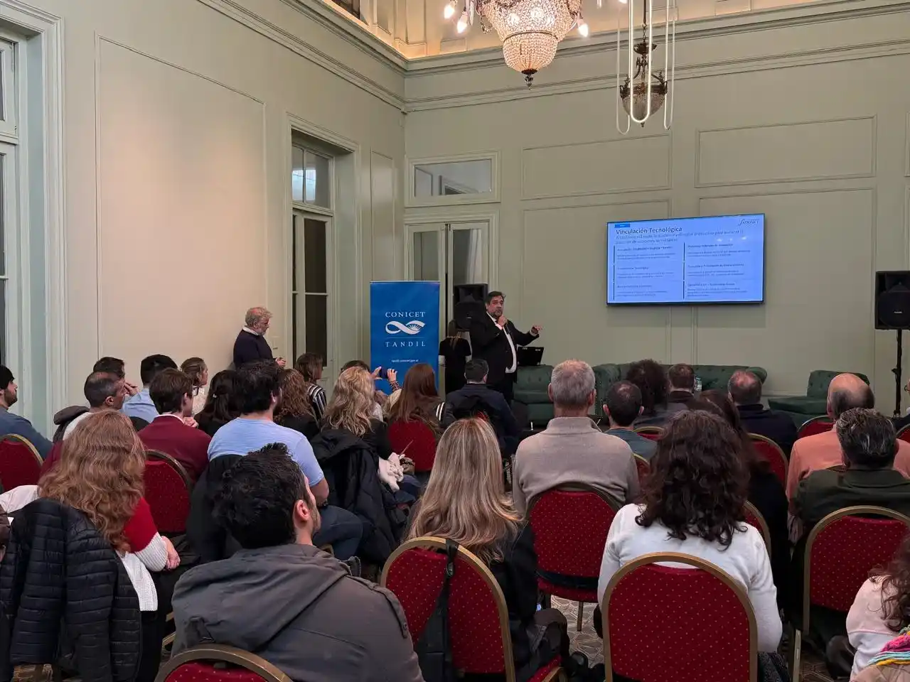 Jornada de Innovación para el Desarrollo Productivo en las instalaciones de la Cámara Empresaria de Tandil.