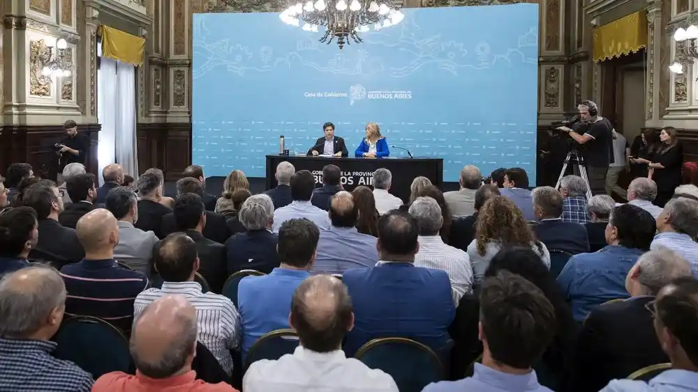 Axel Kicillof convocó a todos los intendentes a debatir sobre el plan económico de Milei