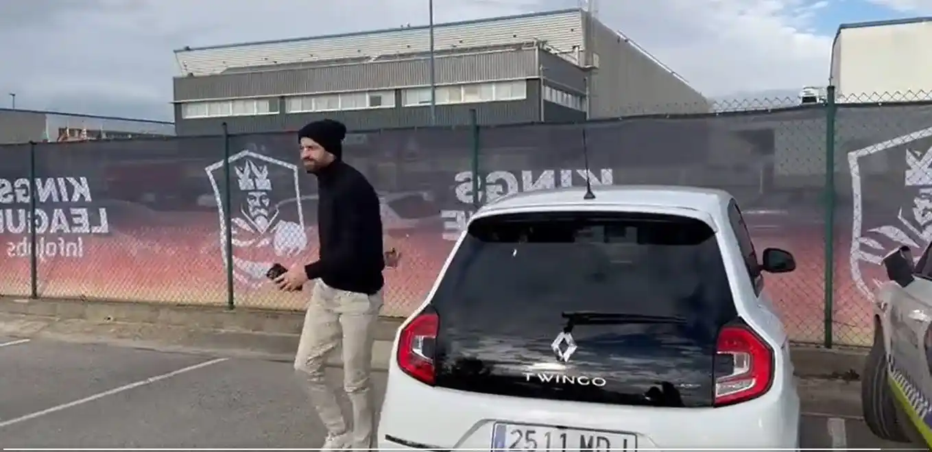 ¡DEFINITIVAMENTE CAMBIÓ EL FERRARI! Así llegó Piqué al partido de la Kings League