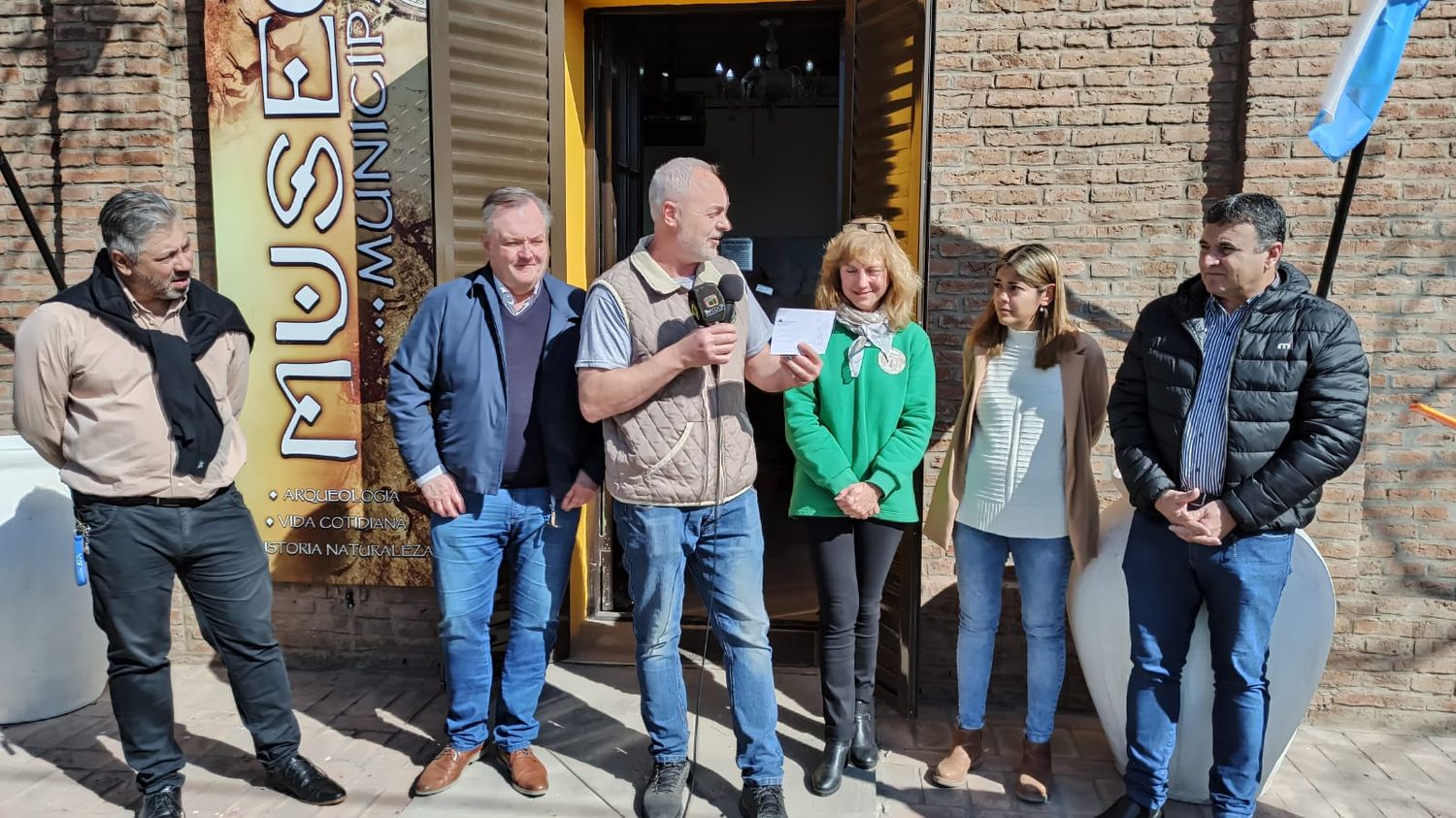 Michlig y González entregaron aportes a instituciones de San Guillermo y Villa Trinidad