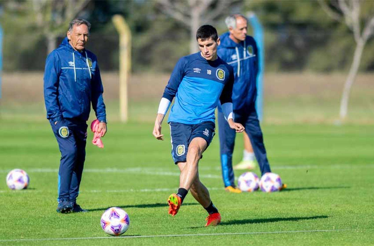Russo cambiaría medio equipo para visitar a Vélez