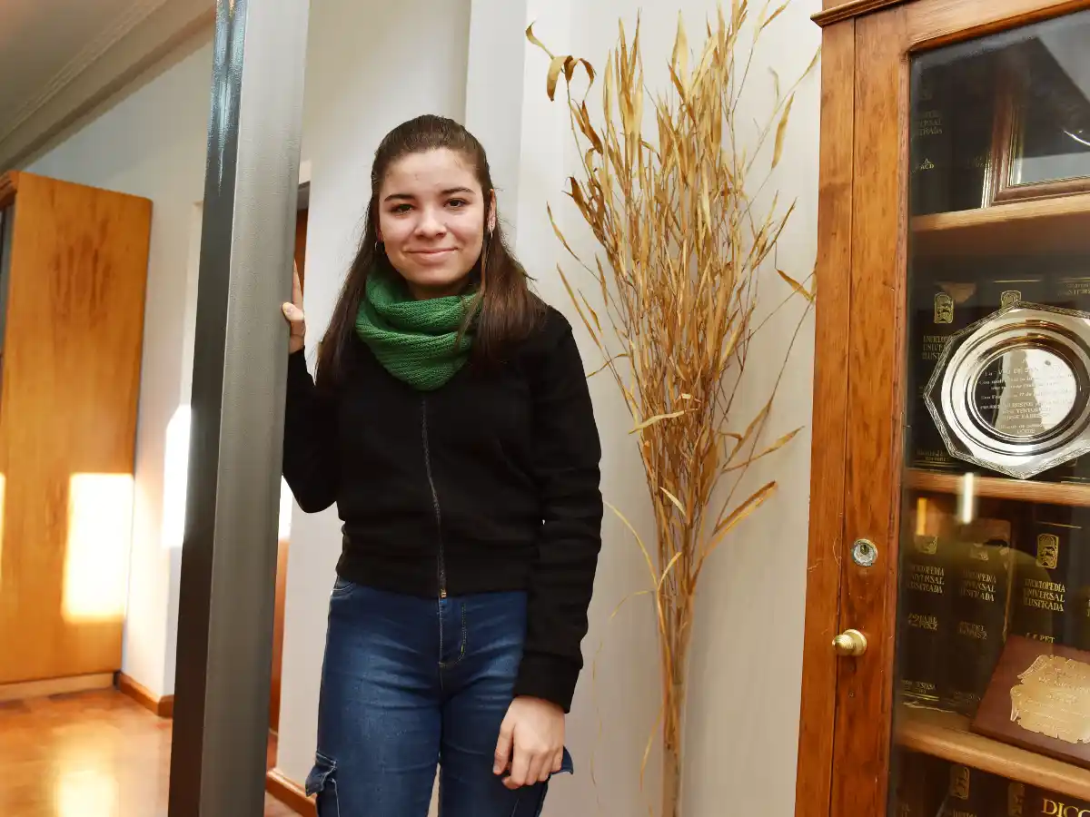 Es cantante y como regalo de “15” la tía le regaló la grabación de un CD