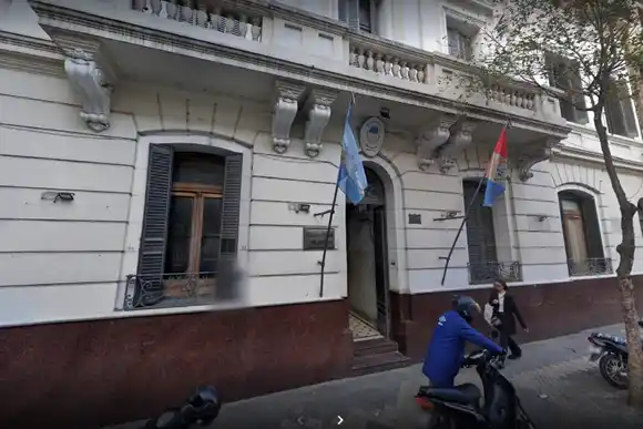 Dos hombres y una joven detenidos por un intento de robo en un comercio céntrico