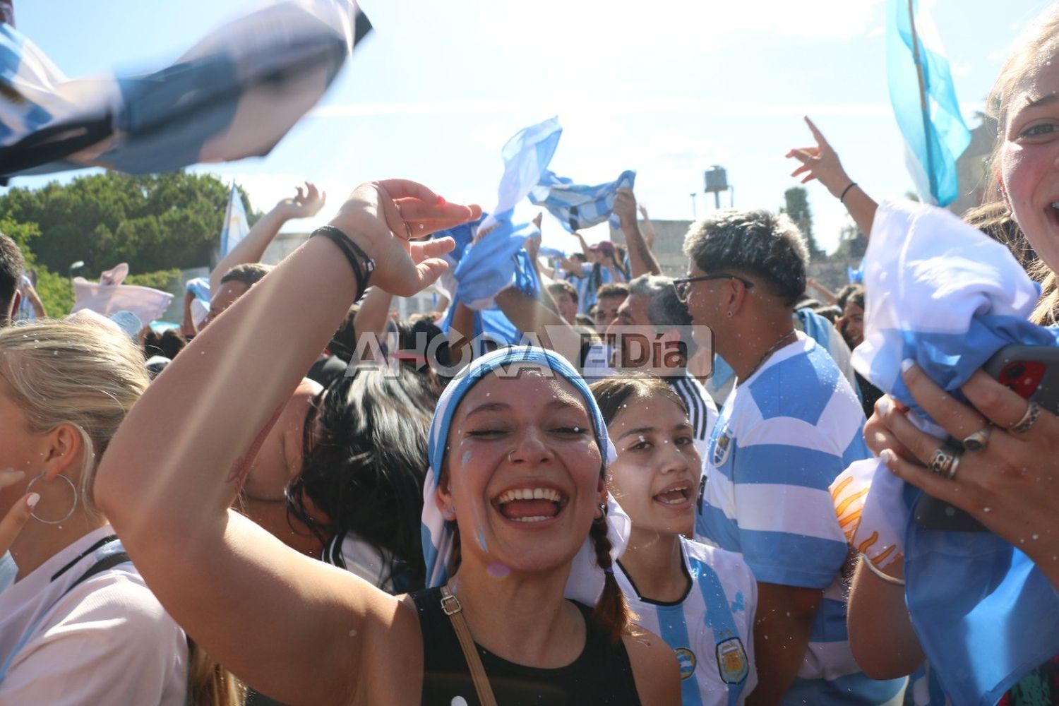 Las 22 mejores fotos de la locura en Gualeguaychú por Argentina Campeón del Mundo