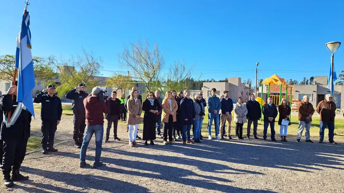 Respetuoso. Homenaje se realizó ayer al héroe de la independencia nacional