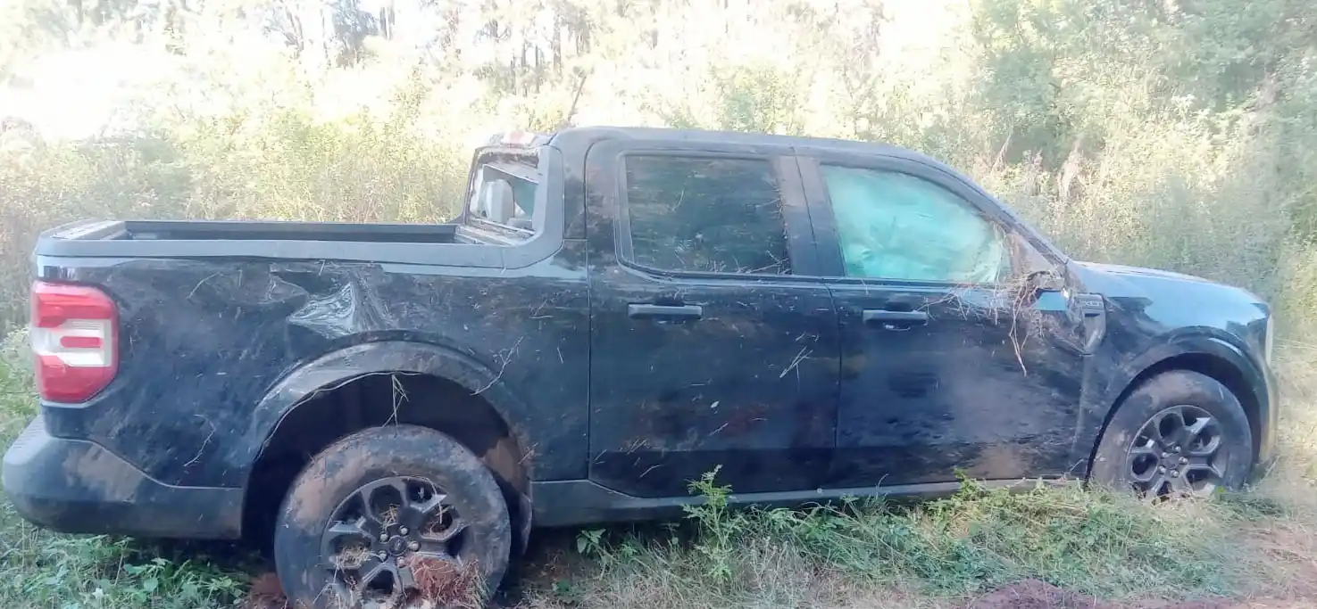 Despiste: hallan una camioneta abandonada y localizan a su conductor