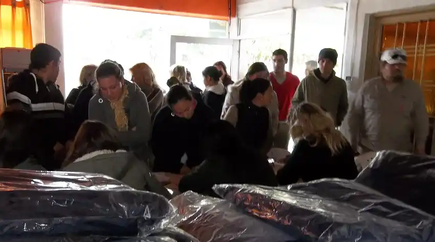 Se entregaron frazadas, ropa y garrafas sociales