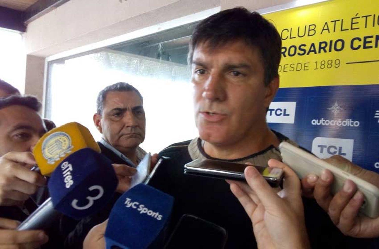 «Sé que me juego mucho, pero no me interesa Chamot, me interesa Central»
