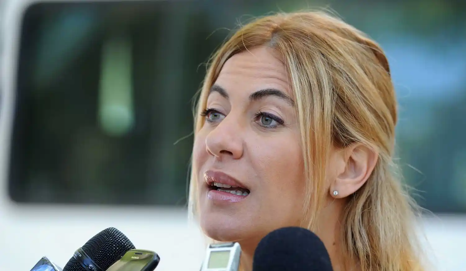 De Lucía: "Los aplazos siguen y si debe materias, el chico repite"