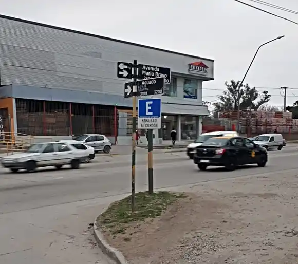 Piden que se realicen obras de ensanche y repavimentación en la avenida Mario Bravo