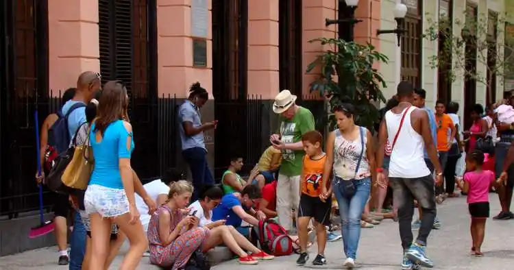 Internet llega por primera vez a Cuba, de la mano de Google