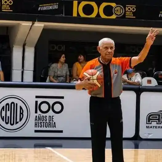 El árbitro Eduardo Alagastino marcó una época en la Liga Nacional de Basquetbol. Foto: La Voz