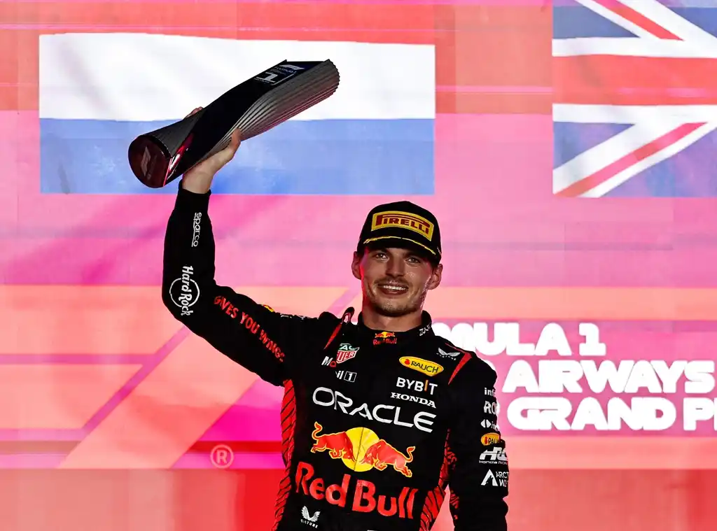 Verstappen es tricampeón