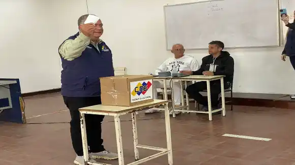 ASÍ SE DESARROLLÓ EL SIMULACRO del referendo sobre el Esequibo: extendieron horario de atención hasta «el último de la cola»