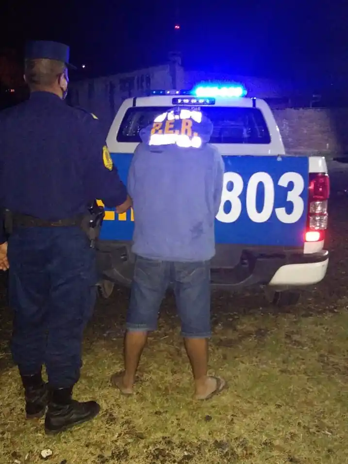 Violó la restricción de acercamiento y amenazó de muerte a su madre