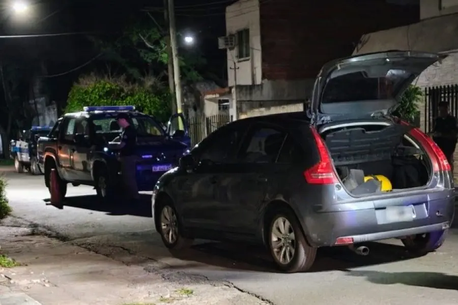 Atropellaron a un gendarme y desataron una persecución con intercambios de balas con la Policía Federal: una persona detenida