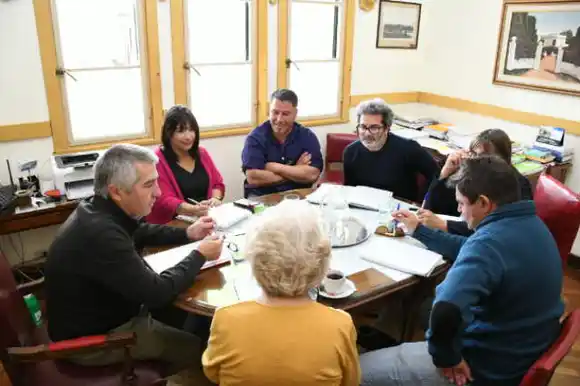 Reunión del Departamento Ejecutivo con representantes gremiales