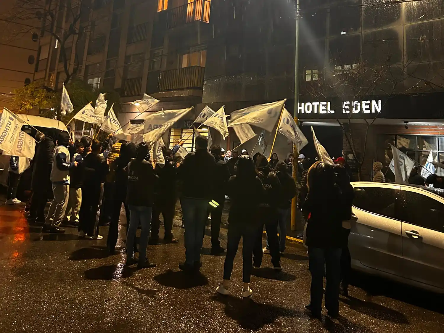 Las medidas continuarán en los establecimientos Jardines del Edén y Edén, del mismo empresario.