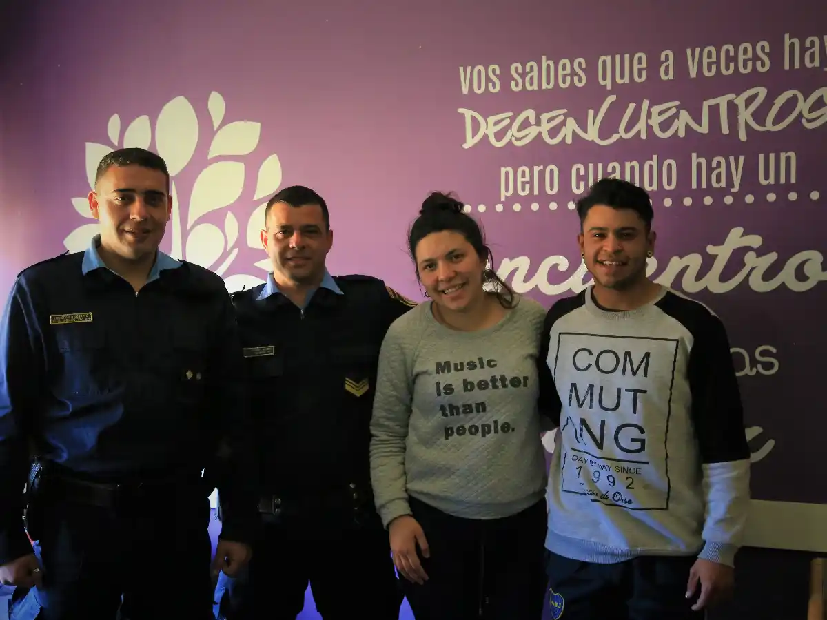 No todos los héroes llevan capa: cómo dos policías salvaron a una recién nacida 