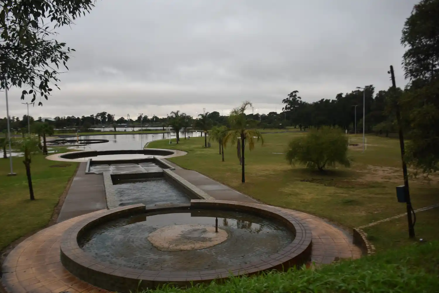 Jueves nublado y húmedo en la ciudad de Santa Fe
