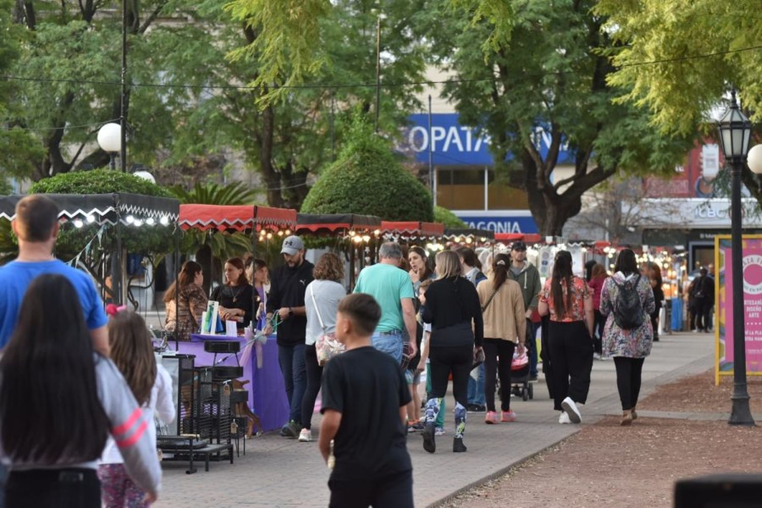 Plaza Feria: hoy domingo contiúa con múltiples propuestas 