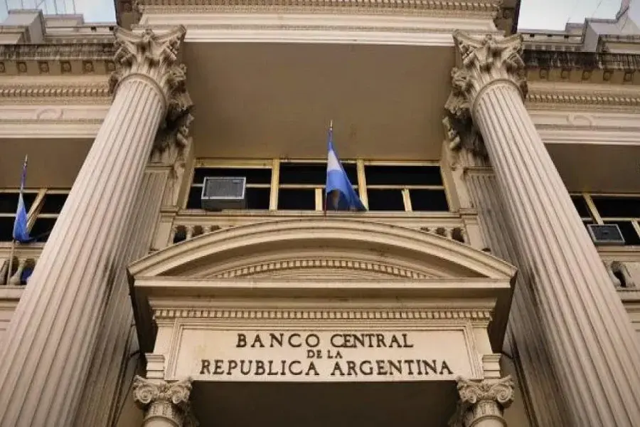 El Banco Central bajó la tasa de interés de los plazos fijos: de 133% a 110%