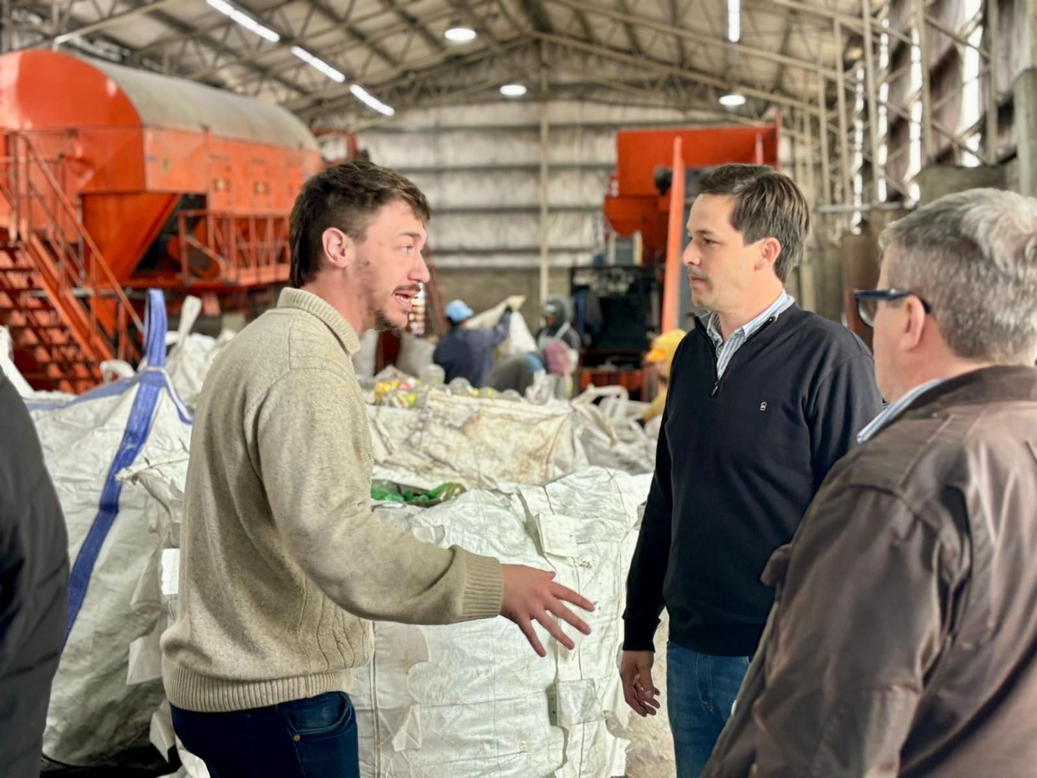 El intendente de Nogoyá se interiorizó sobre la gestión que se lleva adelante en el "Campo el Abasto"