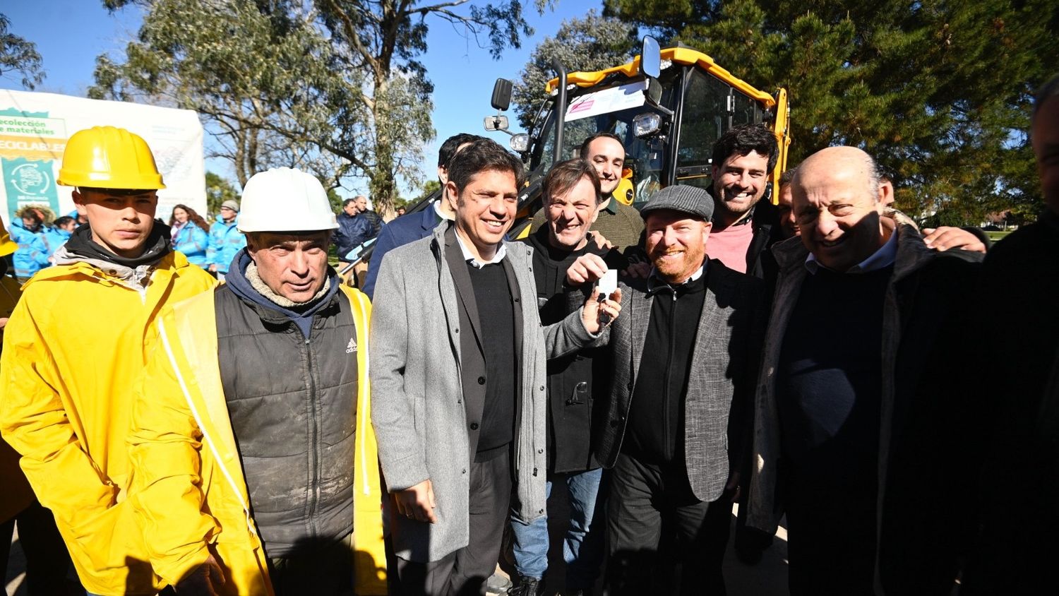 Fue junto al intendente local Walter Wischnivetzky, la dirigente Fernanda Raverta y el director de Aguas Bonaerenses (ABSA), Jorge Paredi.
