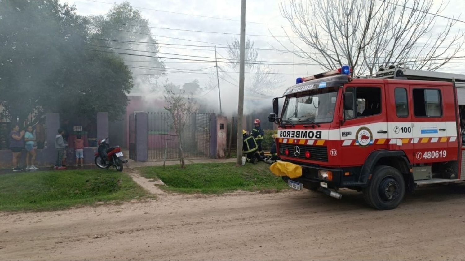 Avellaneda: gran destrucción de una vivienda por un incendio 