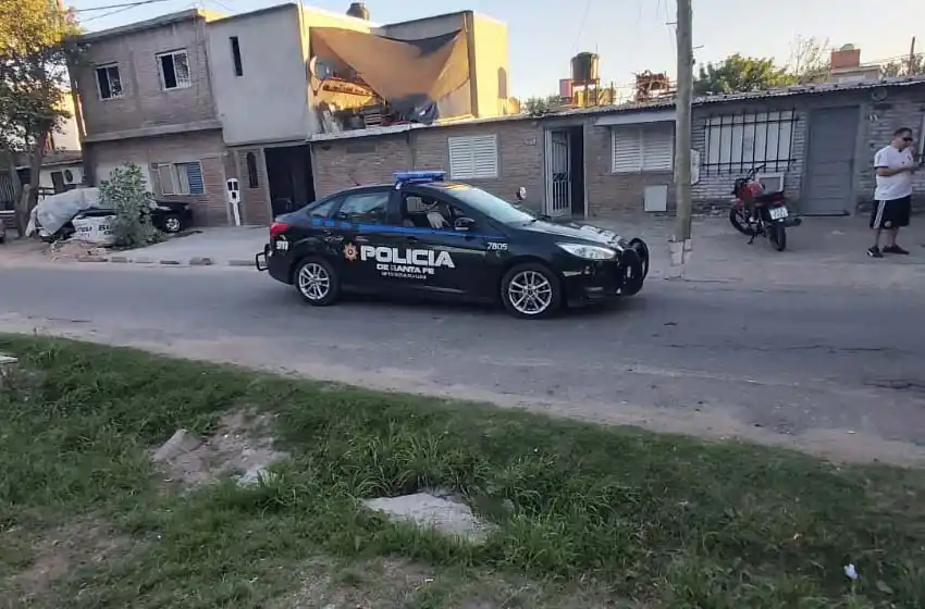 Asesinaron a balazos a un joven de 24 años que quedó en medio de un ataque a tiros a una casa