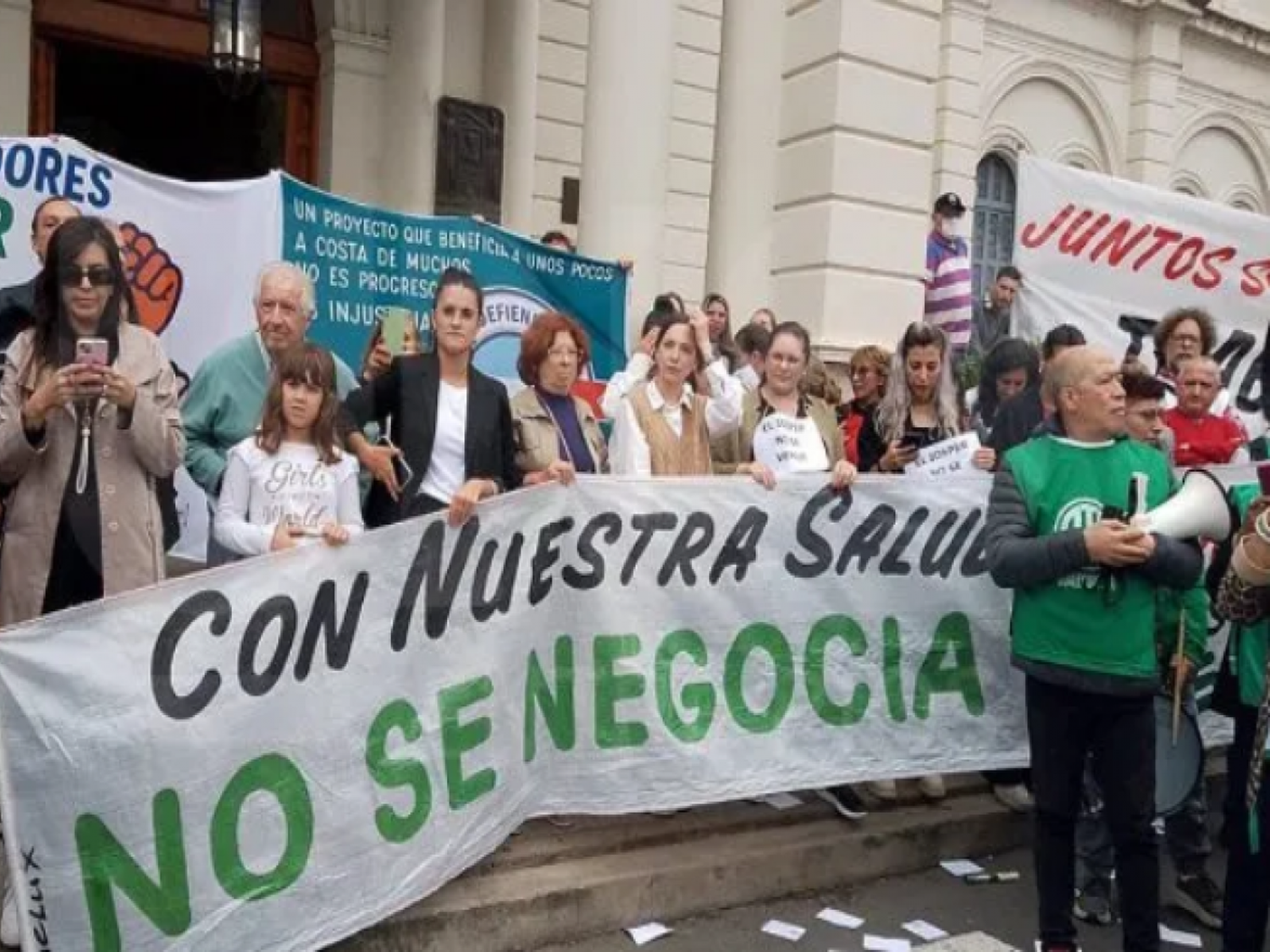 La Intersindical se movilizó en defensa de Iosper