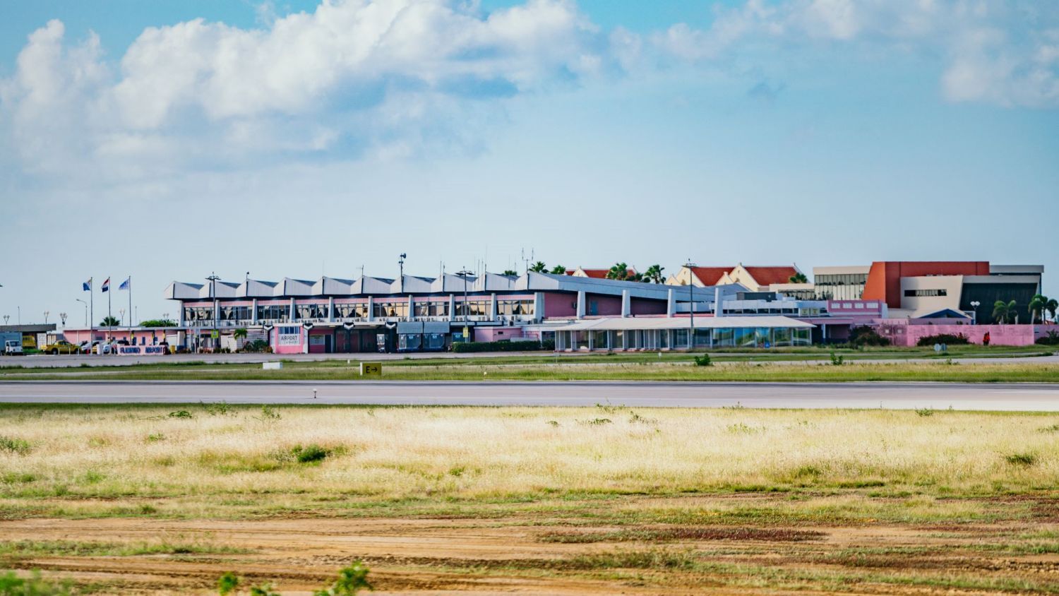 Bonaire negocia la llegada de más aerolíneas y busca conectarse con Sudamérica