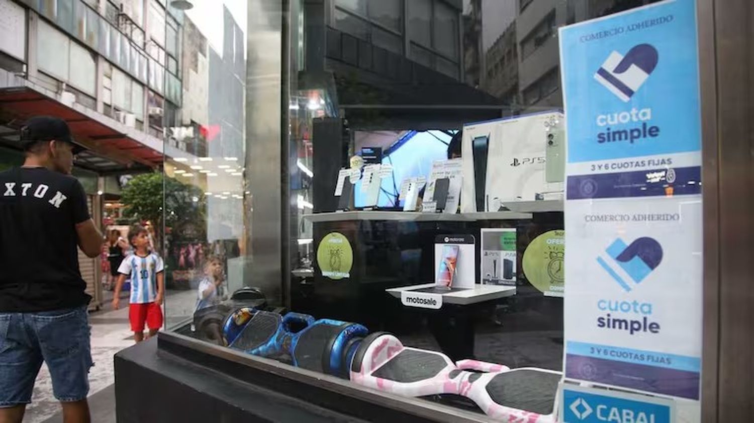 El programa oficial Cuota Simple se amplió en mayo y fue determinante para las compras online y presenciales.