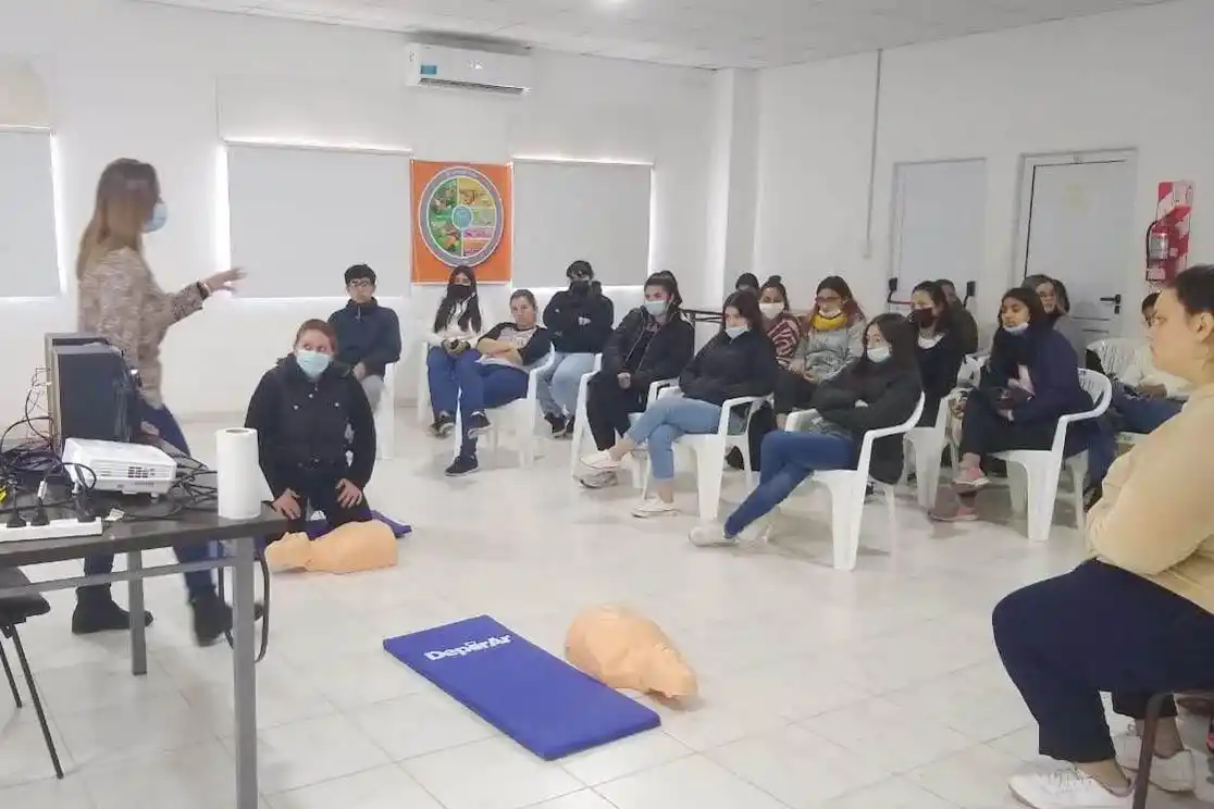 Se dictó una capacitación de RCP para personal de enfermería