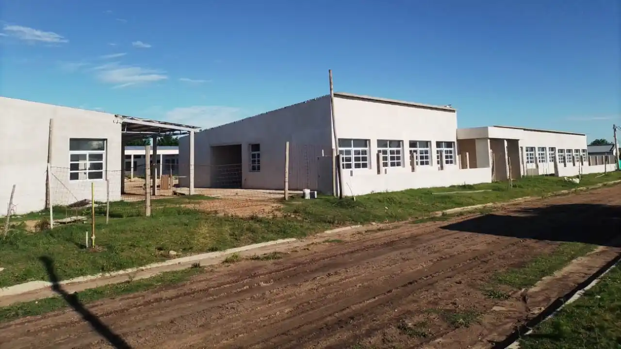 Larroque logra un paso histórico: se licita la finalización de la Escuela Técnica N° 4