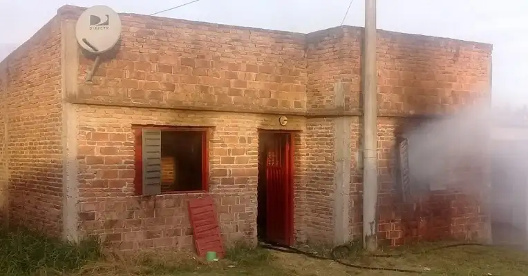 Una familia perdió todo en el incendio de su casa: necesitan ayuda